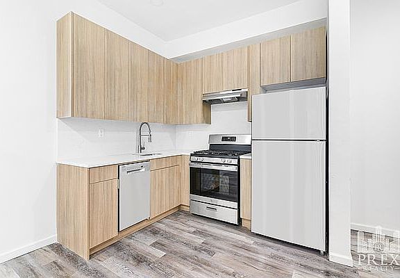 3rd image of 1471 1st Ave APT 2A