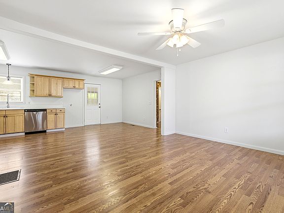 5th image of 162 Orchard Cir