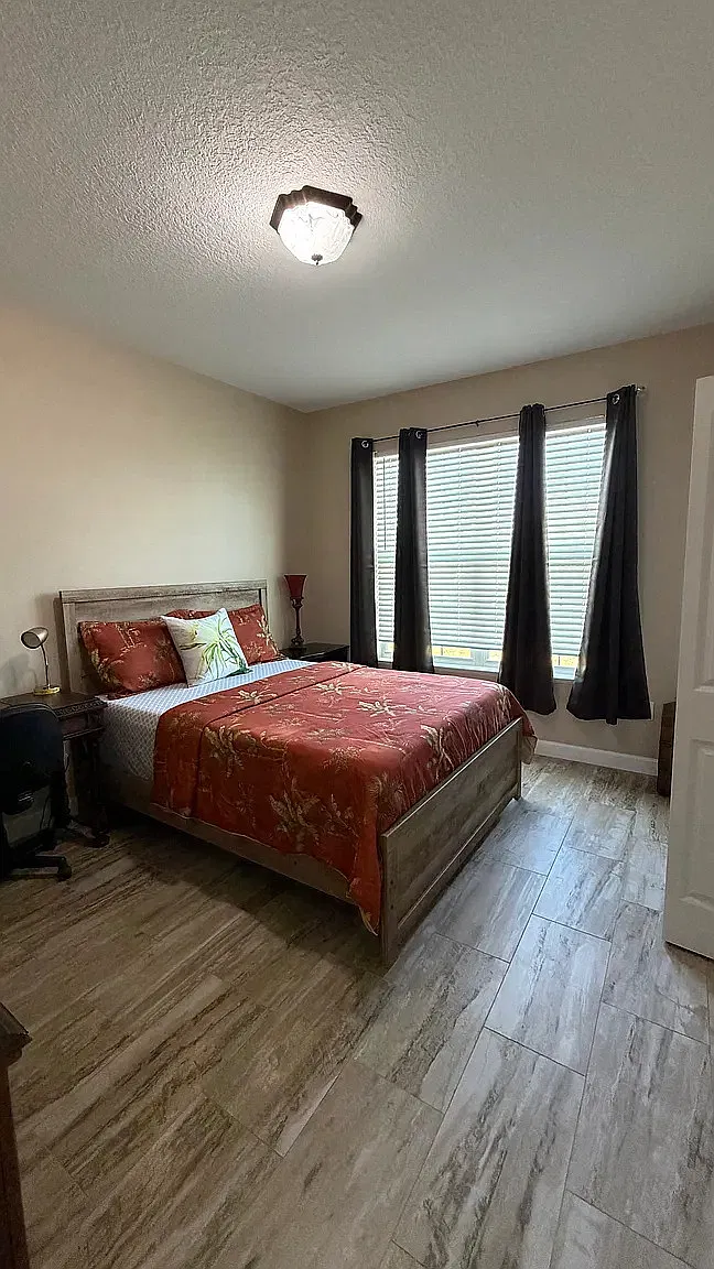 4 bed, 1840 sqft, $805 — Photo 4