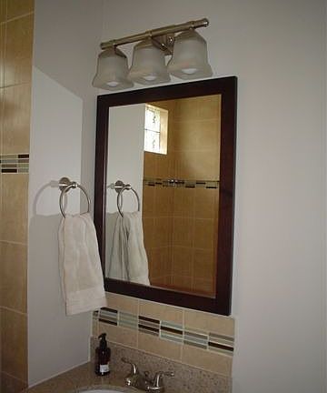 1st Floor Bath 