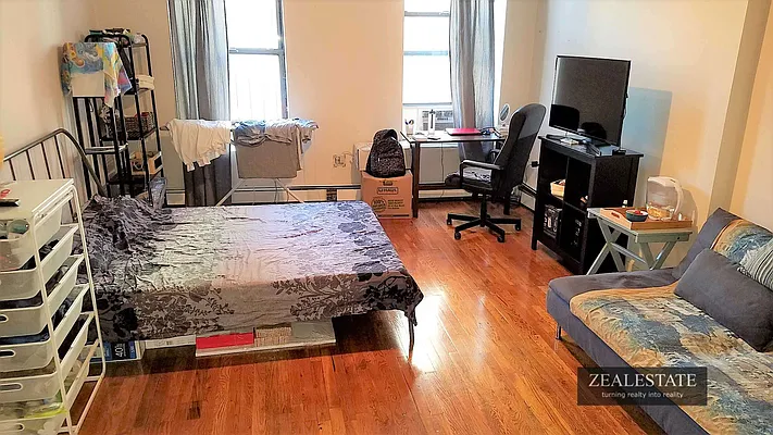 Rented by ZealEstate Group Inc | media 26