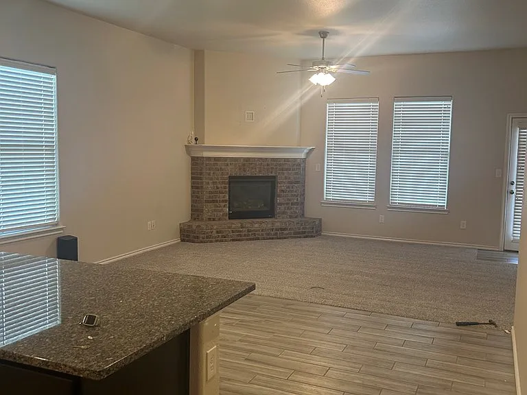 1023 E 90th Ct — Photo 4
