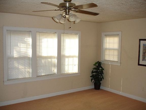 2nd image of 1319 NW Ferris Ave