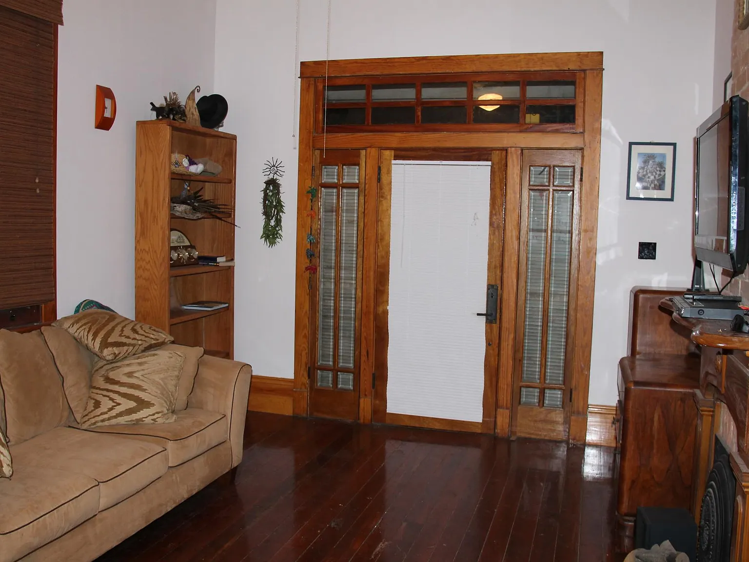 1012 Pleasant St — Photo 2
