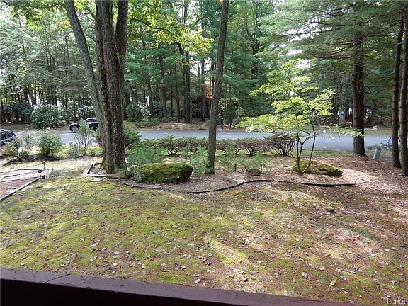 4th image of 56 Scarborough Cir