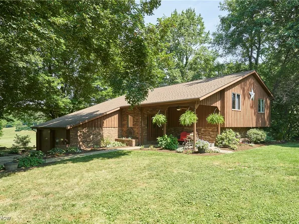 1223 Tumbleweed St NE, Uniontown, OH 44685