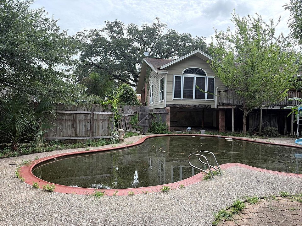 1st image of 908 Westmont Dr