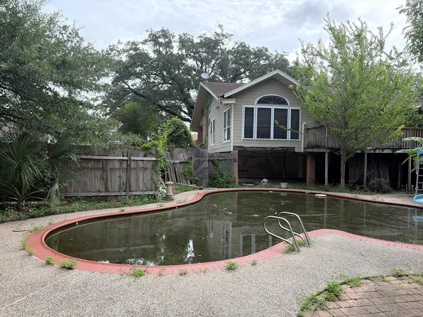 908 Westmont Dr, Houston, TX 77015