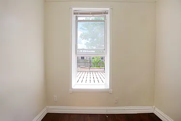 Rented by Coldwell Banker Warburg