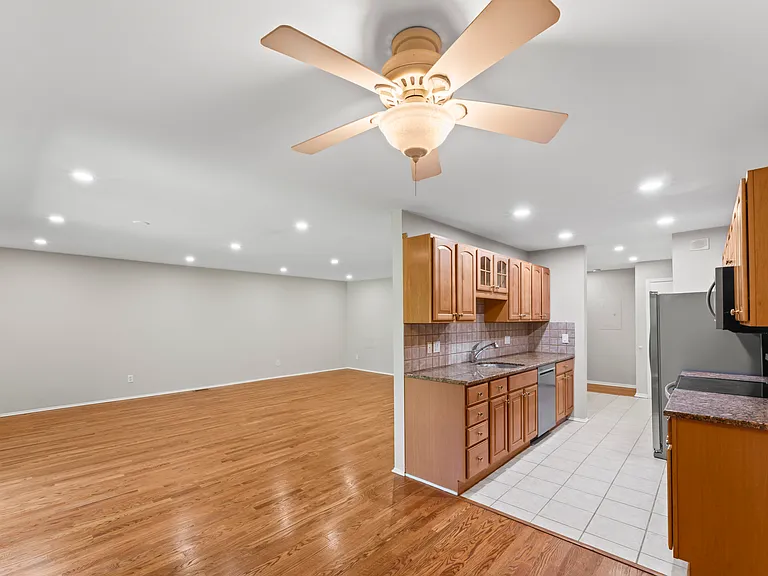245 Hamilton Ave #1 — Photo 6
