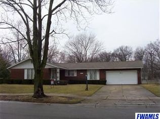 4311 Oakhurst Dr, Fort Wayne, IN 46815