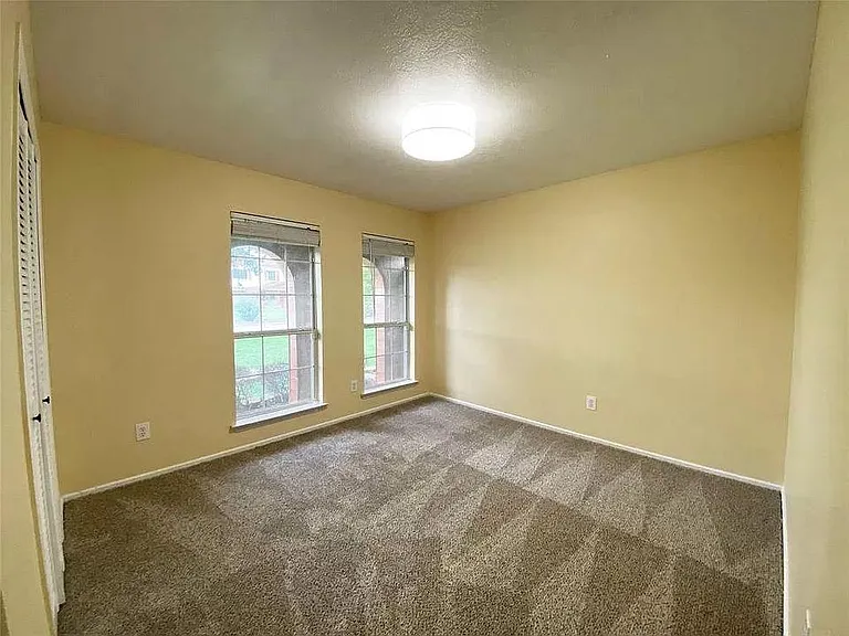 1316 Dunbarton Dr — Photo 19