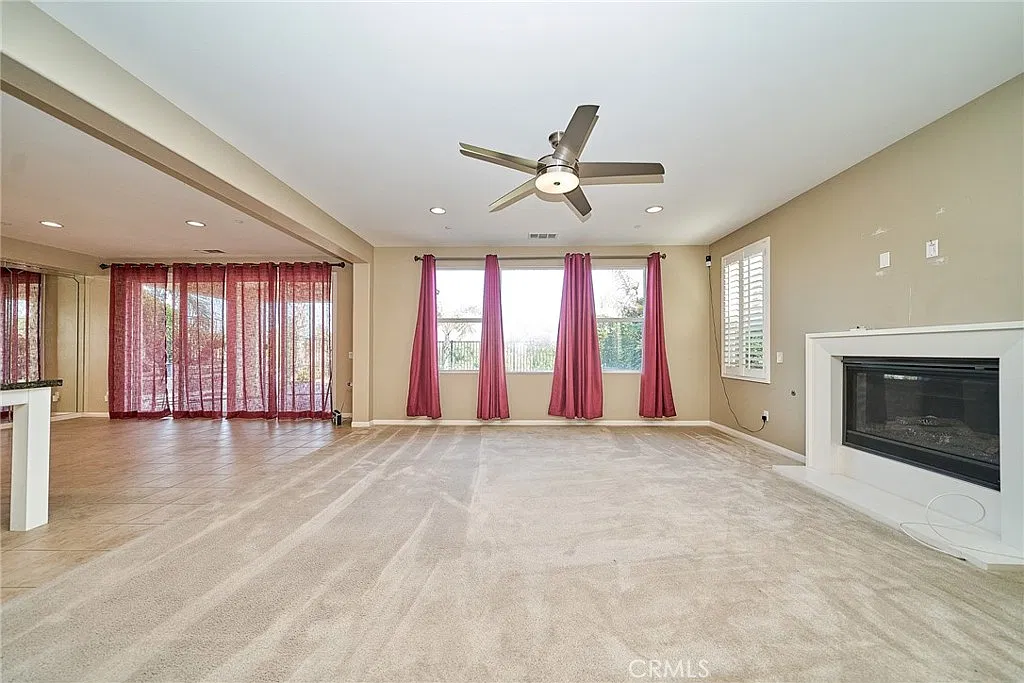 4 bed, 2909 sqft, $4,800 — Photo 4