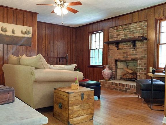 3rd image of 6012 Meadowbrook Dr #0
