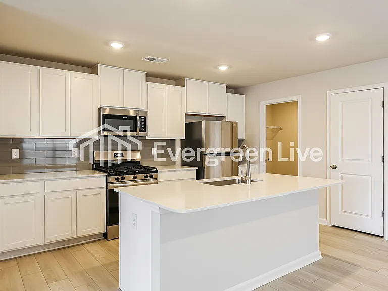 202 Meadow Gate Ct — Photo 6