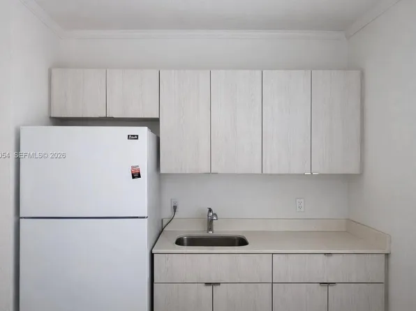 572 NE 67th St APT 5, Miami, FL 33138