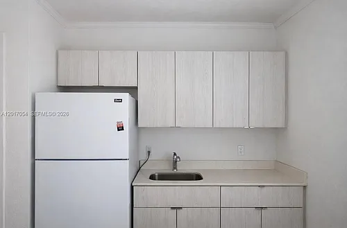 572 NE 67th St #5 Photo 1