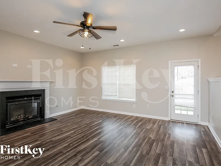 140 Pendergrass Farms Cir — Photo 5