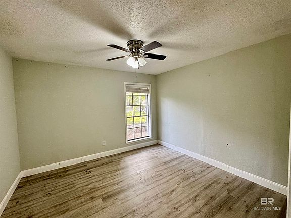 5th image of 46113 Sunset Dr