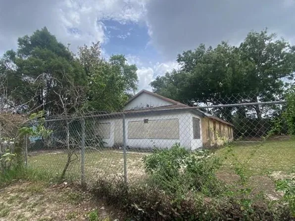 8421 N 39th St, Tampa, FL 33604
