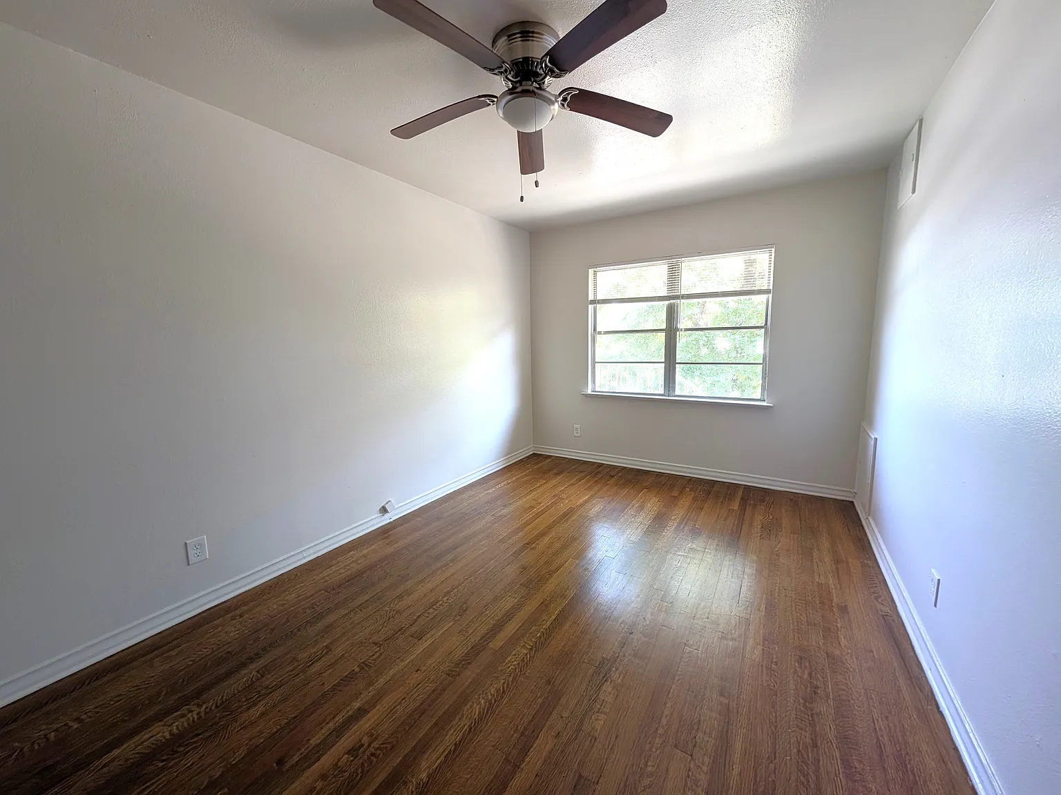 1 bed, 700 sqft, $1,195 — Photo 4