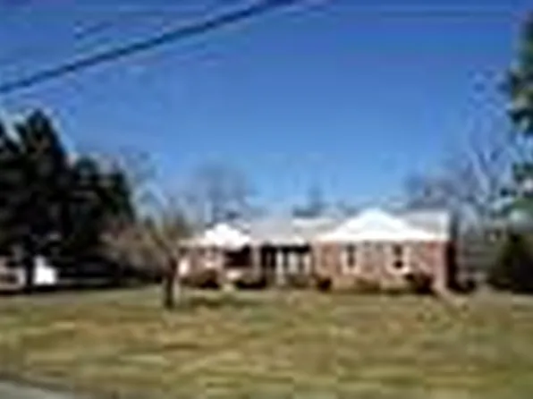 62 Bartels St, Springfield, MA 01128