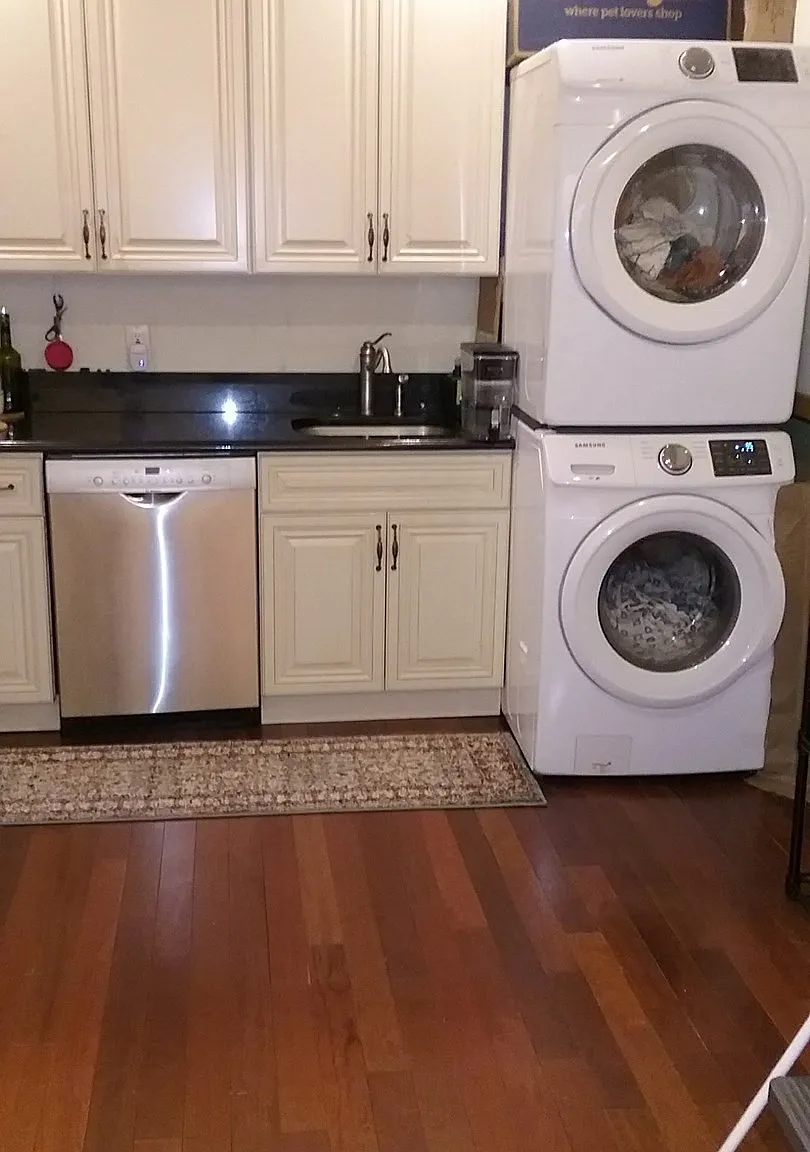 2 bed, 1.0 bath, 900 sqft, $3,300 — Photo 4