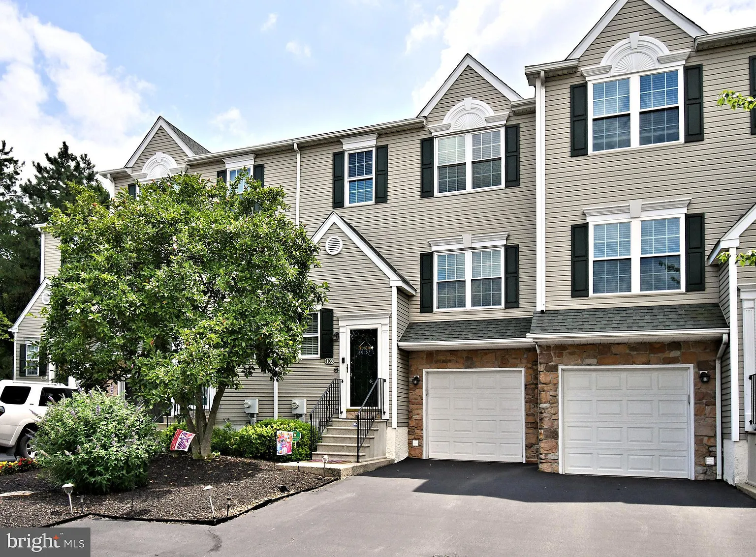 103 Green View Ct photo 1