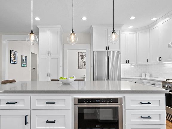 3rd image of 16950 Marbella Ct