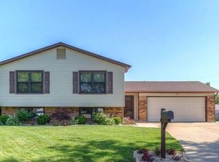 12 Horizon Dr, Saint Peters, MO 63376