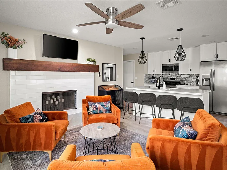 Family Room- cozy conversation spot