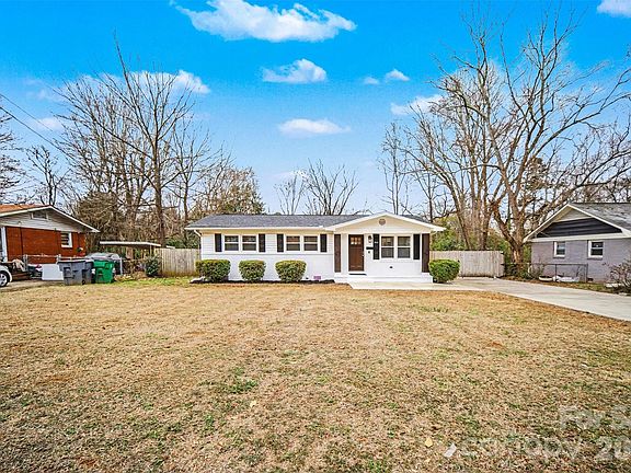 2nd image of 1221 Rollingwood Dr