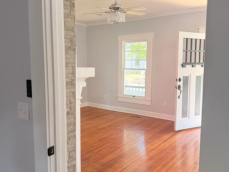 931 Carr St — Photo 10