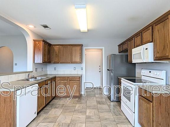 3rd image of 1124 Westbury