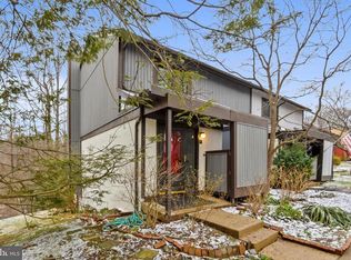 2270 Wheelwright Ct, Reston, VA 20191