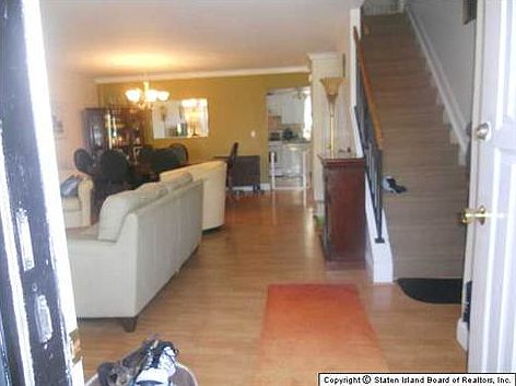 2nd image of 23 Acorn Ct