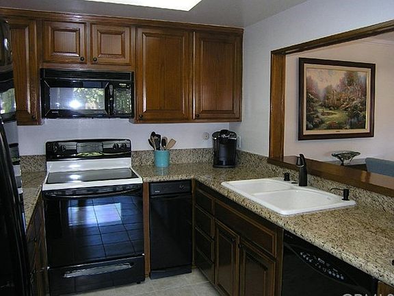Lovely remodeled kitchen with all amenities.