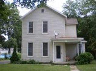 107 N McKendrie Ave, Mount Morris, IL 61054
