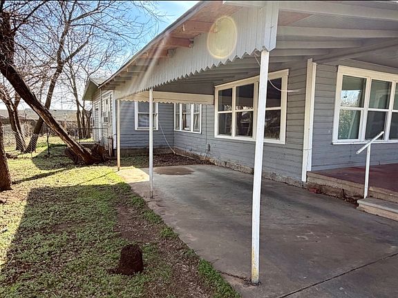 2nd image of 525 W Rosa St