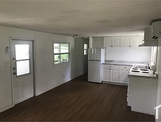 302 Shadylawn Ave — Photo 1
