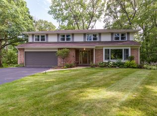 53 Cedar Ln, Lincolnshire, IL
