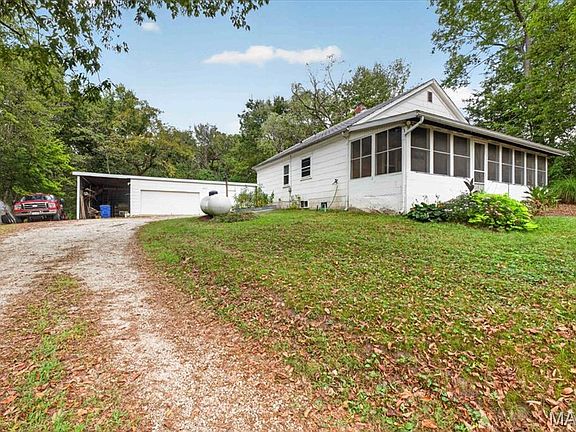 3rd image of 1765 Grothe Rd