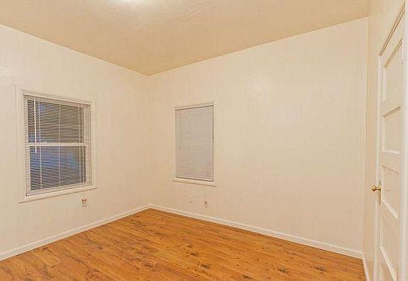 4th image of 973 McClatchy Way APT B