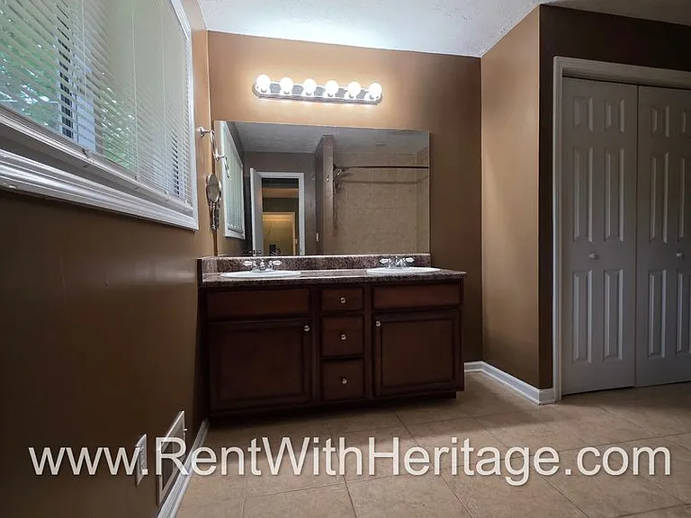 6190 Knights Ln — Photo 32