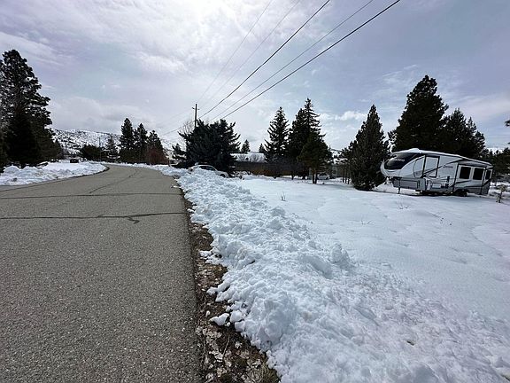 3rd image of 703 Roundup Dr