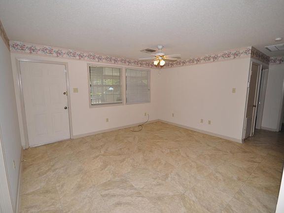 3rd image of 2207 Duke St