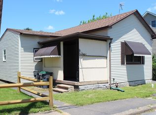 33 Center St, Kelayres, PA 18237