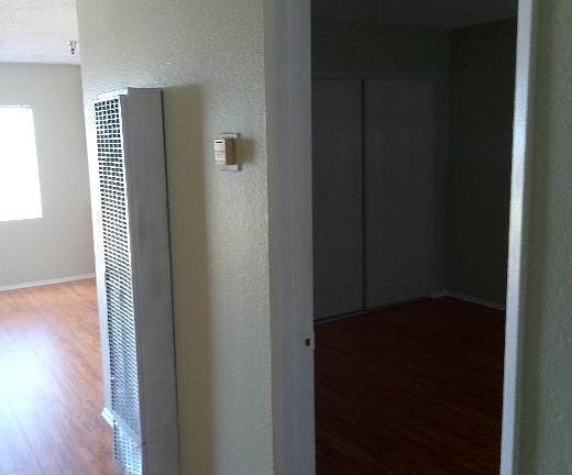 5th image of 4381 W 136th St APT 2