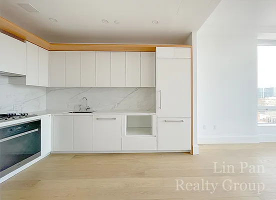 Rented by Lin Pan Realty Group LLC | media 3