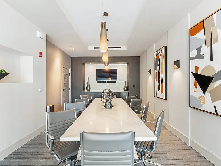 Luxe at Alewife — Photo 34